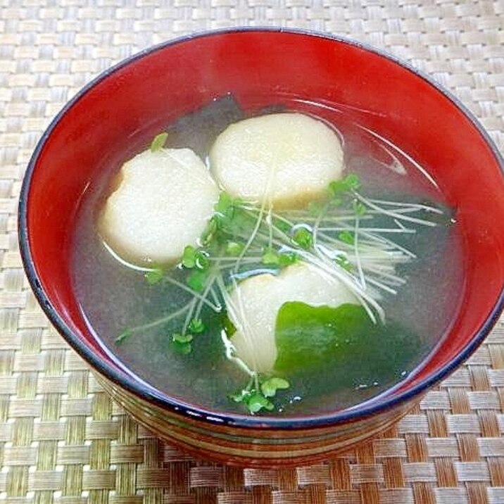 わかめと焼き麩スプラウトの味噌汁